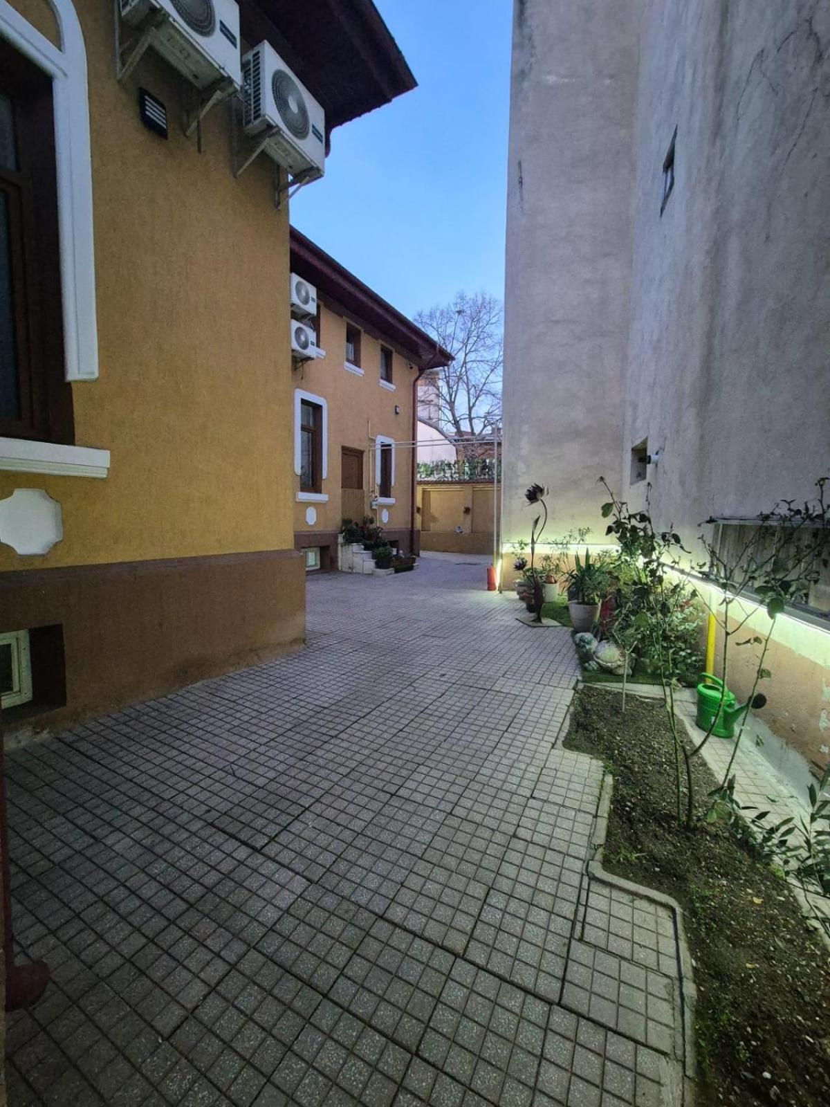 Boutique Old 5 * Bucureşti
